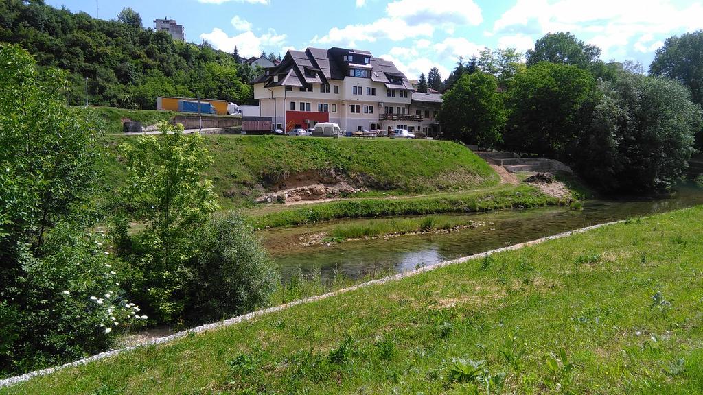 Sobe Sa Kupatilom Jajce Dış mekan fotoğraf